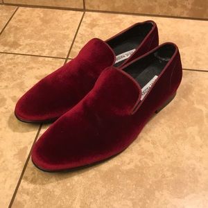 Steve Madden Laight Slip On Burgandy Velvet size 9
